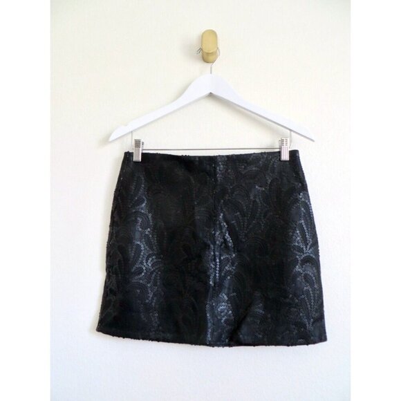 NEW! Blank NYC Vegan Leather Black Sequined Embroidery Detail Mini Skirt SZ 26 - Picture 8 of 14